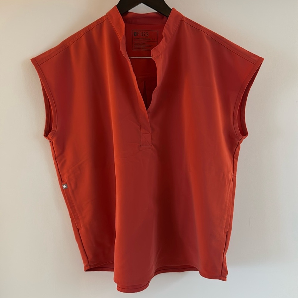 Figs Rafaela Scrub Top in Clay